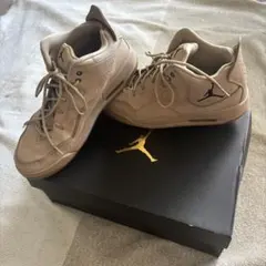 ジョーダン コートサイド 23 WE Jordan ベージュ スニーカー
