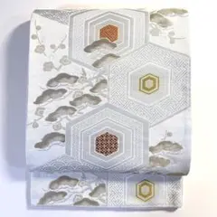 6k718 袋帯　白　銀色　金色　柄物　和装　着物