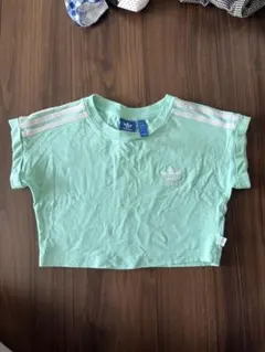 adidas originals クロップド Tシャツ ショート丈 ピンク