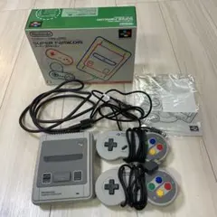 Nintendoクラシックミニ　スーパーファミコン本体とコントローラー2個