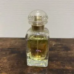 ✨3種の異なるバニラアコード✨Burberry Goddess フレグランス - メルカリ