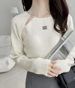 mily bilet テープリボン使い胸刺繍ニットプルオーバー 白系春秋冬