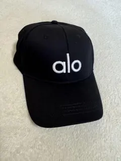 新品！！alo キャップ ブラック ユニセックス ロゴ刺繍 ベースボールキャップ