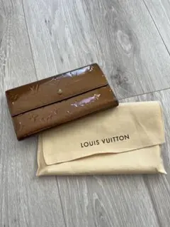 ルイヴィトン　エナメル長財布