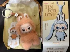 ラブブ「PIN FOR LOVE」イニシャル『J』