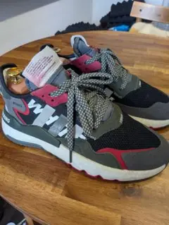ホワイトマウンテニアリング × adidas Nite Jogger
