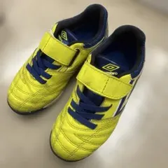 umbro サッカーシューズ イエロー/ネイビー