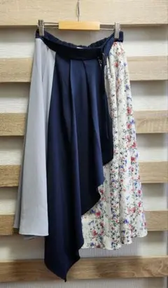 axes femm スカーフ風花柄切替スカート