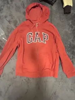 GAP 赤 ジップアップパーカー