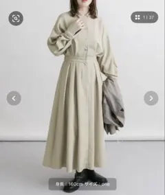 KBF オープンカラーボックスプリーツワンピース ベージュ　ワンピース