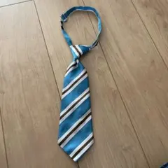 お子様用　青と白のストライプ ネクタイ　長さ30センチ