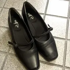 【美品】ヒール　パンプス　ブラック　スーツ　22.5cm 4EEEE 幅広