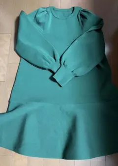 VISのニットワンピース