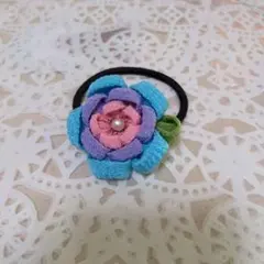 つまみ細工の花のヘアゴム