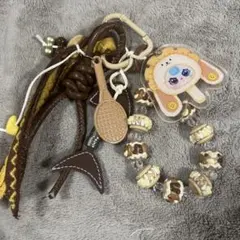 babythree アクリルストラップ