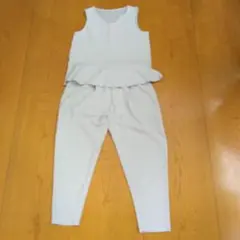 ライトグレー 　ペプラムセットアップ