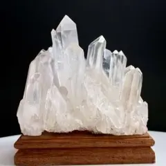 ブラジル・ミナスジェライス州産 ツインクォーツ台座付き2,3kg 天然石水晶原石 ブラジル・ミナスジェライス州産 ツインクォーツ台座付き2,3kg 天然石