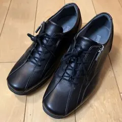 試着のみ　ASICSペダラ　22.5cm 3E 本革　　　25000円