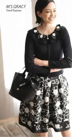 新品　M's Gracy フラワープリント フレアスカート 新品 M's Gracy フラワープリント フレアスカート シアー