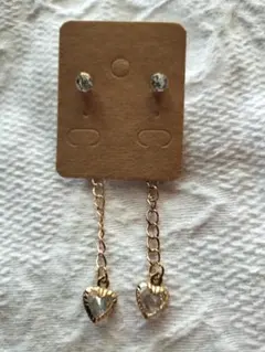 ハート型クリスタルチャームピアス