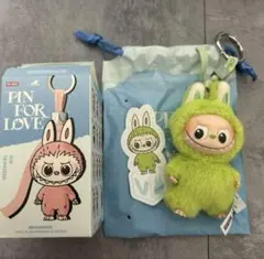 「V」正規品 Labubu ピンフォーラブ　アルファベット イニシャル