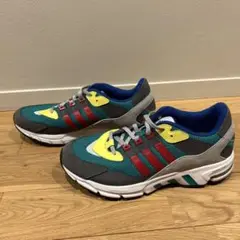 グリーン スニーカー