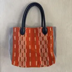 オレンジとグレーのトートバッグ
