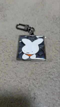 ミッフィー70周年記念アクリルキーホルダー