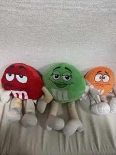 nini様専用 】m&m's BIGトナカイぬいぐるみ - メルカリ