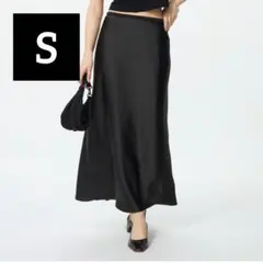 【美品】UNIQLO サテン スカート S ブラック 黒