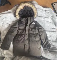 The North Face ダウンジャケット オリーブグリーン8〜10歳子供用