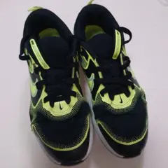 NIKE スニーカー ブラック ネオングリーンのサムネイル