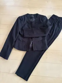 Add Rouge ノーカラーパンツスーツネイビー