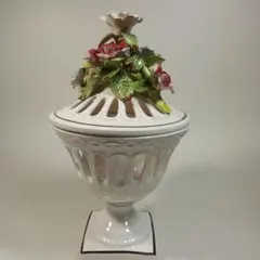 花の装飾付き陶器容器ハンドメイド品