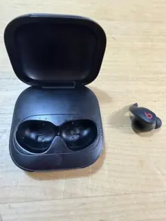 Beats Fit Pro 本体 充電ケース付き　右耳のみのサムネイル