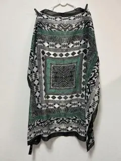 Forever21 大判ストール　ショール　スカーフ　柄100cm×106cmのサムネイル