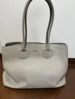 ひろちゃん　FURLA グレー クロコダイル型押し トートバッグ ひろちゃん様専用 FURLA グレー クロコダイル型押し トートバッグ