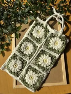 ティッシュケースカバー　壁かけ　ぶら下げ　編み物　かぎ針編み　ハンドメイド　花柄のサムネイル