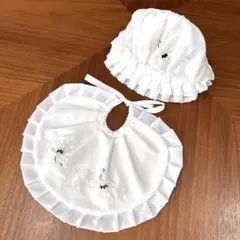 新品未使用 お宮参り用ベビーボンネット+スタイ 鶴刺繍 内側ガーゼ 白 帽子