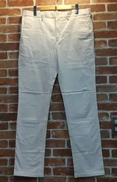 GU ホワイト スリムフィットパンツ
