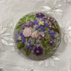 ハンドメイド♪花柄刺繍ブローチ