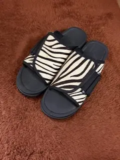 美品　SHAKA サンダル　ハラコ　ゼブラのサムネイル