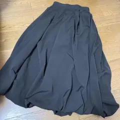 黒バルーンスカート