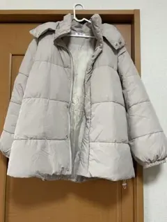 イング　フード付きベージュダウンジャケット