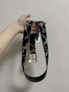 ベルト 黒 刺繍入り