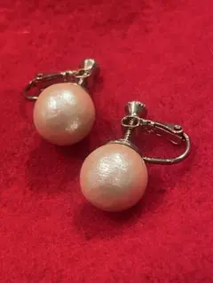 ワンポイント　 ピンクコットンパール フック式イヤリング 約1.5cm