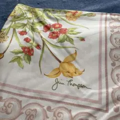 JIM THOMPSONの上質なタイシルク100%の花柄スカーフ・ハンカチ