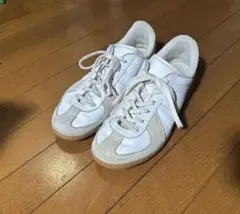 ジャーマントレーナー スニーカー