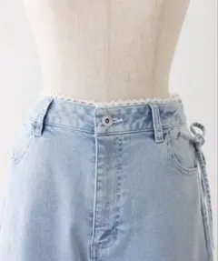 NICE CLAUP サイドカットレース美脚ビジューワイドデニム ブルーのサムネイル