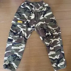 迷彩カーゴパンツ
